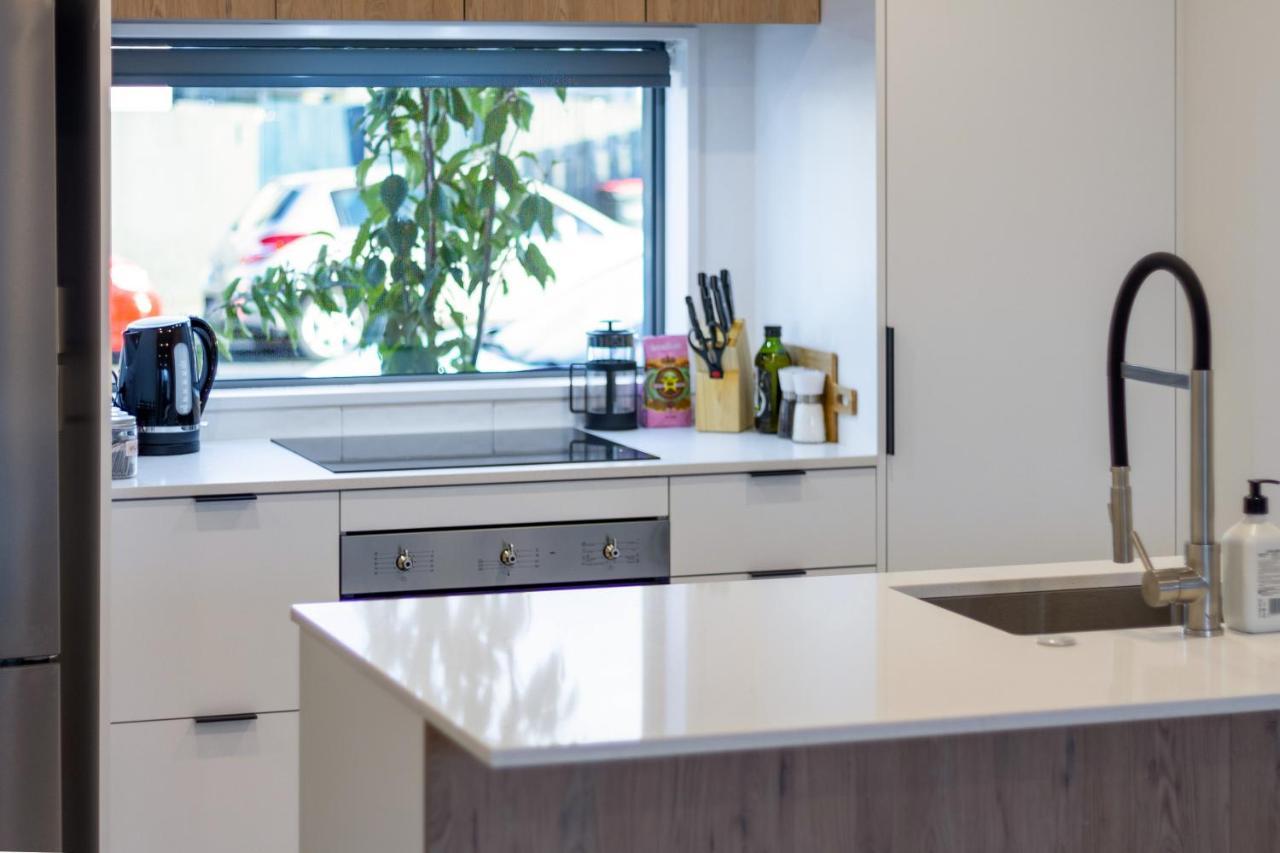 City Lights Retreat With Carpark 2 Bed 2 Bath Christchurch Exteriör bild
