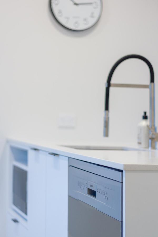 City Lights Retreat With Carpark 2 Bed 2 Bath Christchurch Exteriör bild