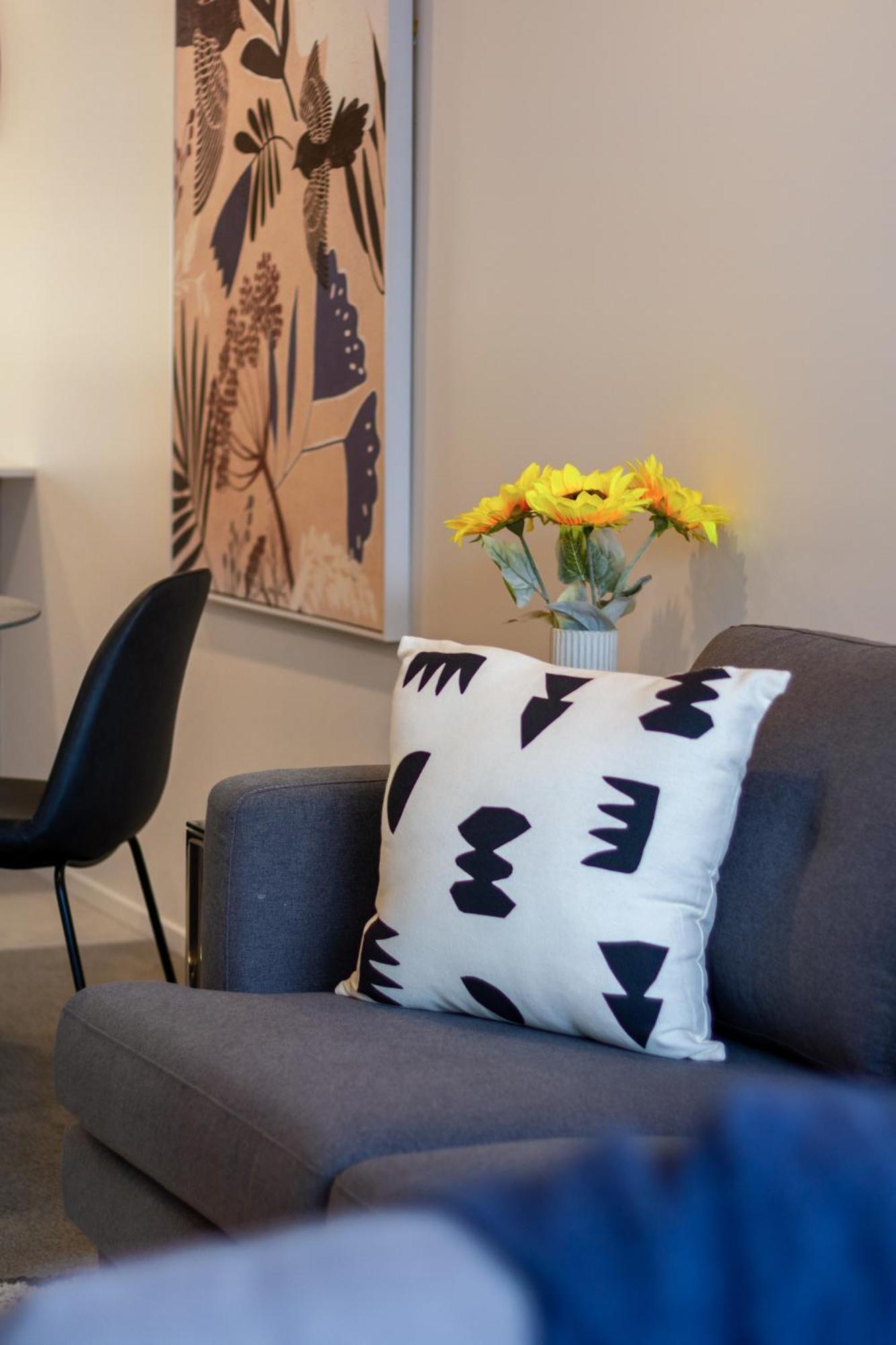 City Lights Retreat With Carpark 2 Bed 2 Bath Christchurch Exteriör bild