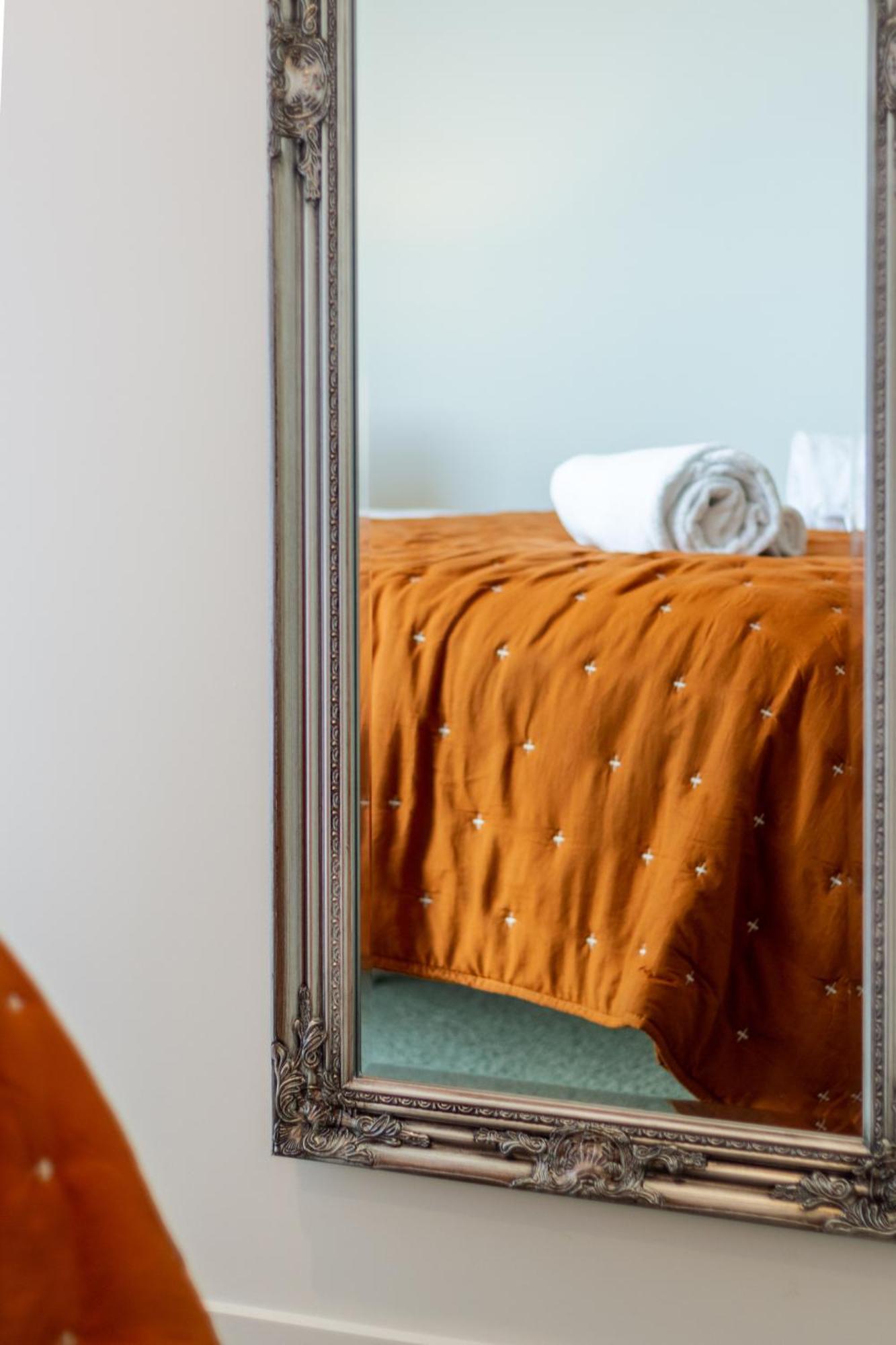 City Lights Retreat With Carpark 2 Bed 2 Bath Christchurch Exteriör bild